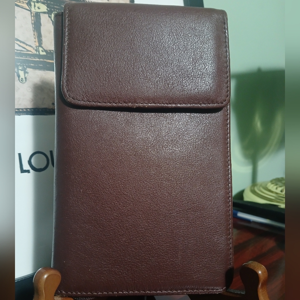 EUC Wilson's Leather Travel Wallet